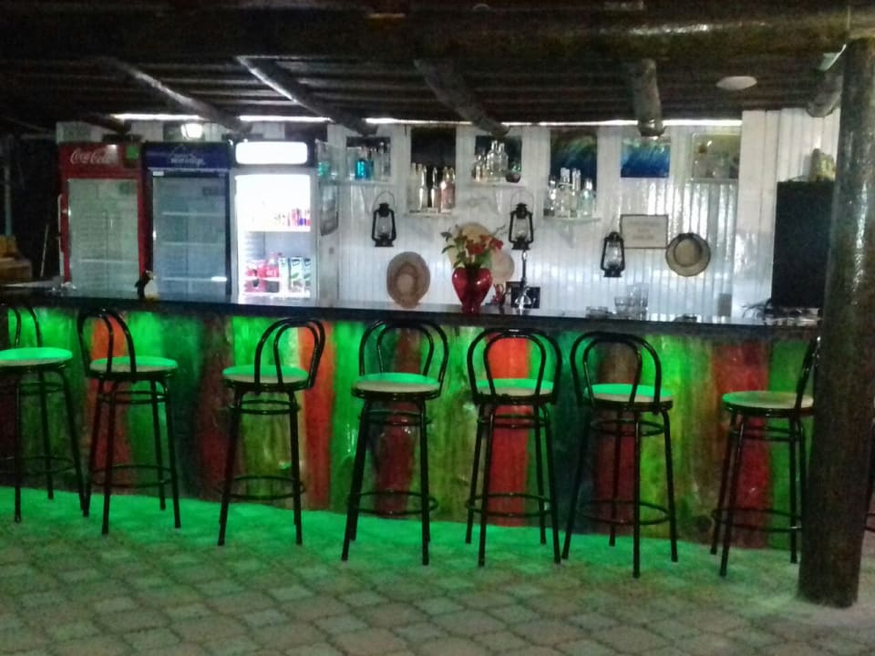 Bar As Queen Beach