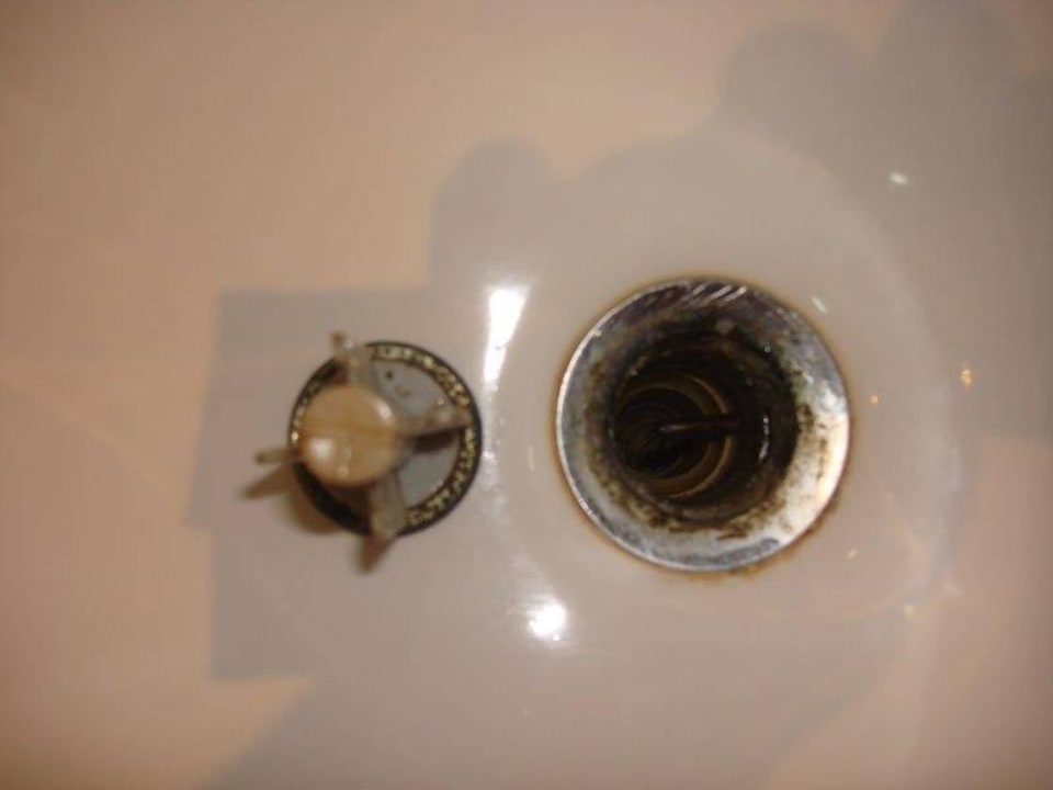 Verdreckter Stöpsel im Bidet Fantazia Resort Marsa Alam