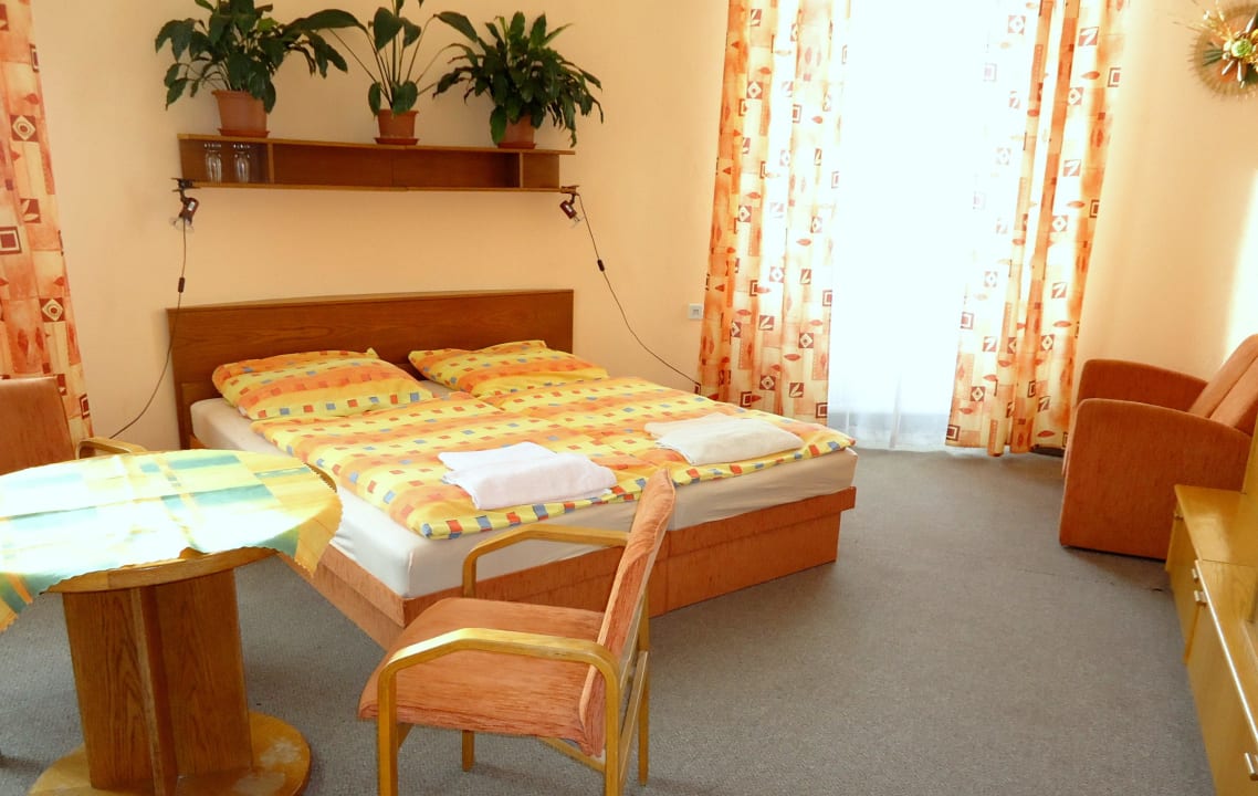 Dvoulůžkový pokoj s rohovou vanou Hotel Květnice