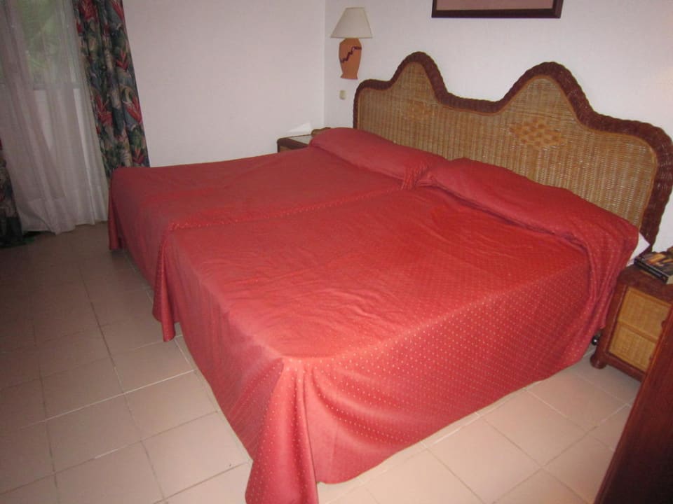 Bett Playabachata Hotel