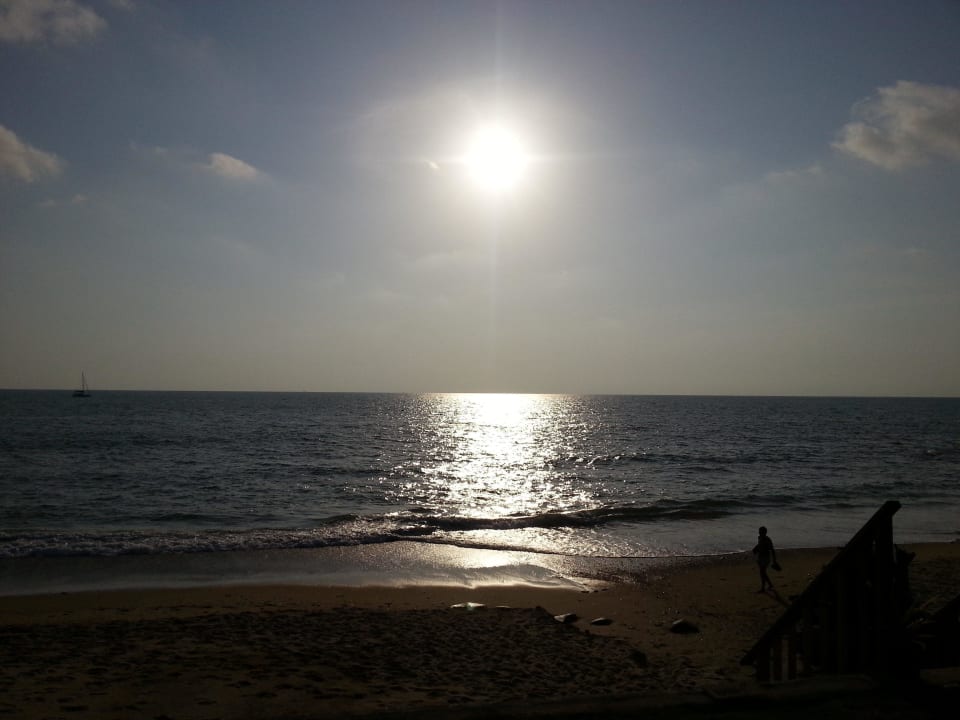 Strand abends The Sands Khao Lak by Katathani