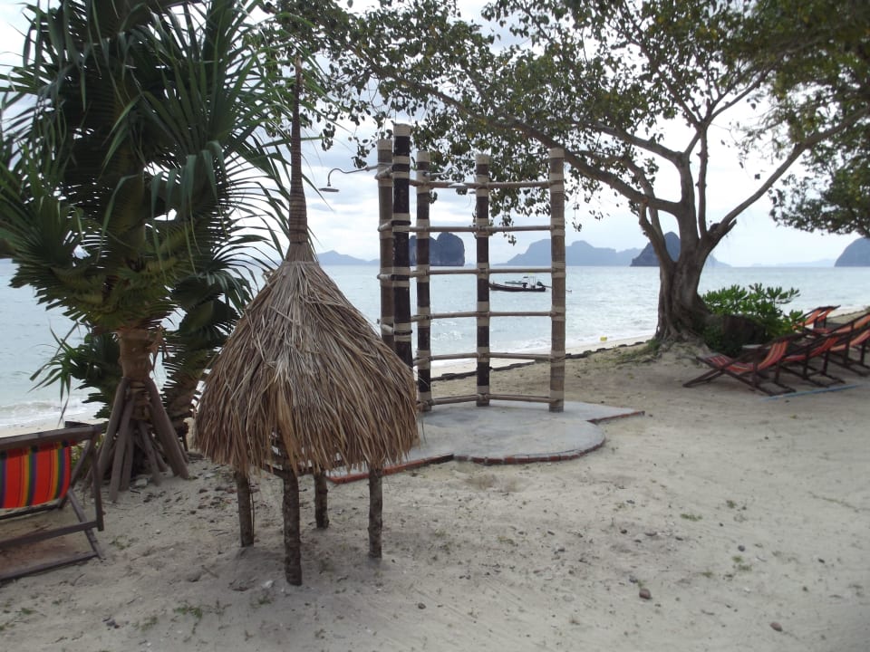Die Dusche am Strand Hotel Thapwarin Resort