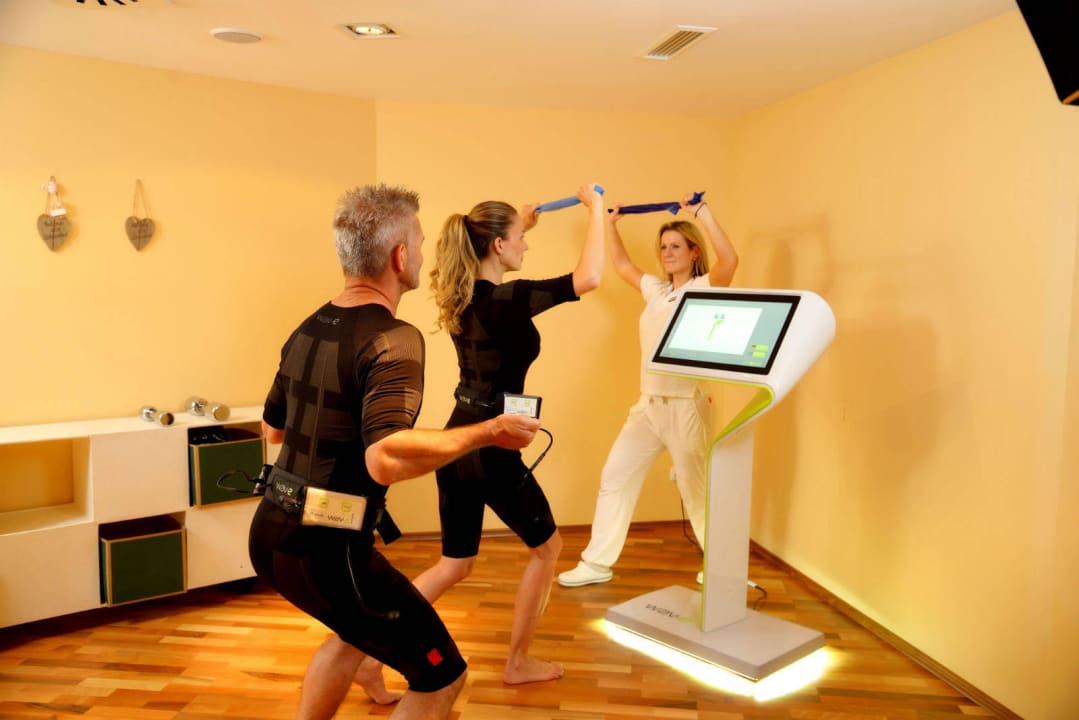 Wav-e Training STROBLHOF Active Family SPA Resort