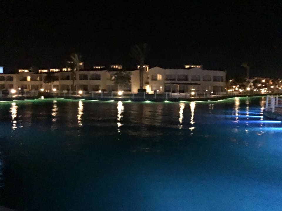 Dana bei Nacht Pickalbatros Dana Beach Resort - Hurghada