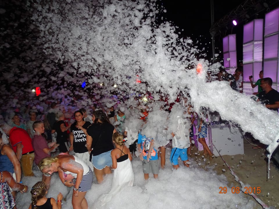 Beachparty , Schaum , Schaum  Hane Family Resort