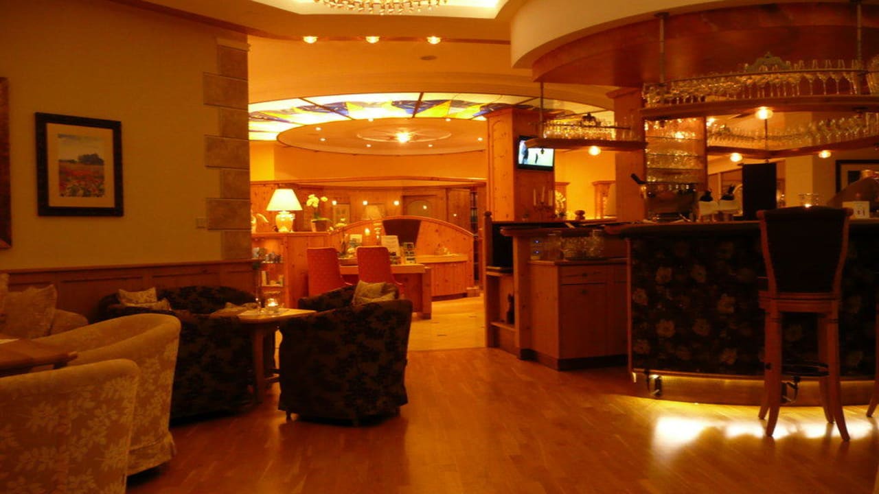 Bar, Rezeption und Lounge Hotel AlpenSchlössl