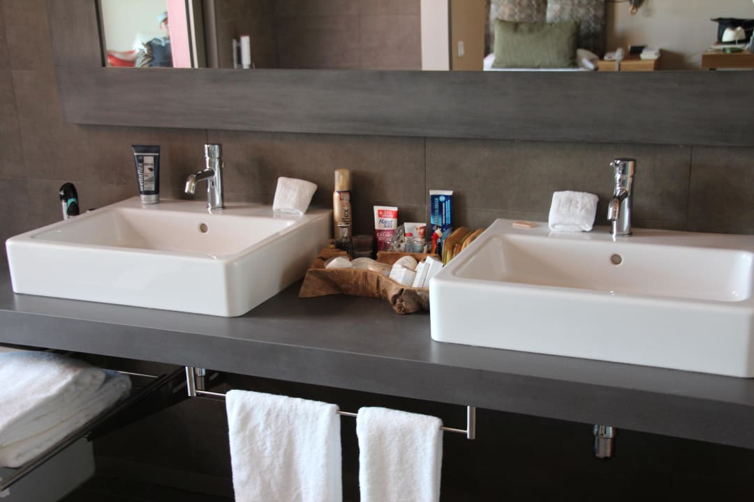 Doppelwaschbecken Superiorzimmer Lopesan Baobab Resort