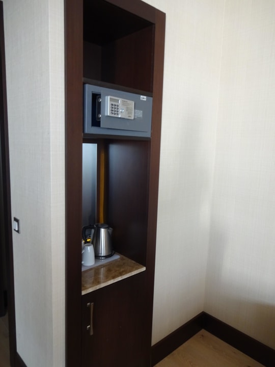 Safe und Minibar Limak Lara Deluxe Hotel & Resort