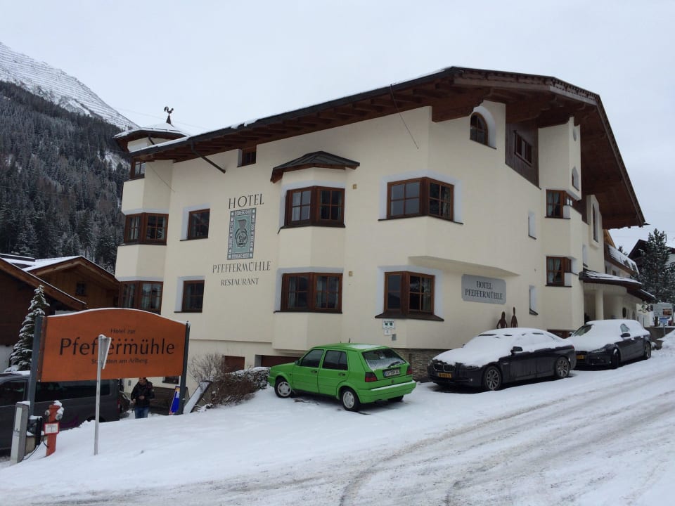 Leider mit grünem Golf Hotel Zur Pfeffermühle