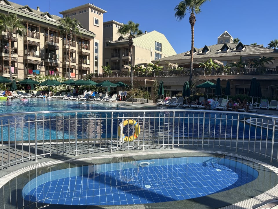 Pool Can Garden Resort
