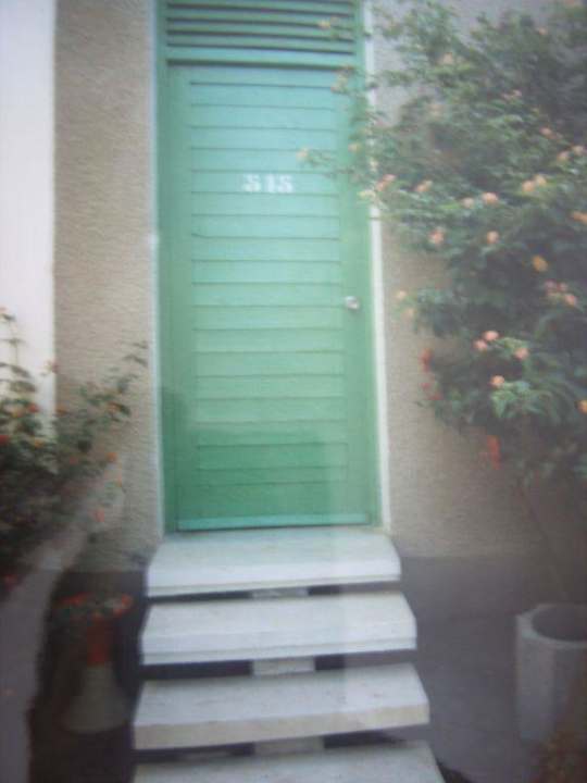 Eingang zum Bangalow Hotel Hill Diar