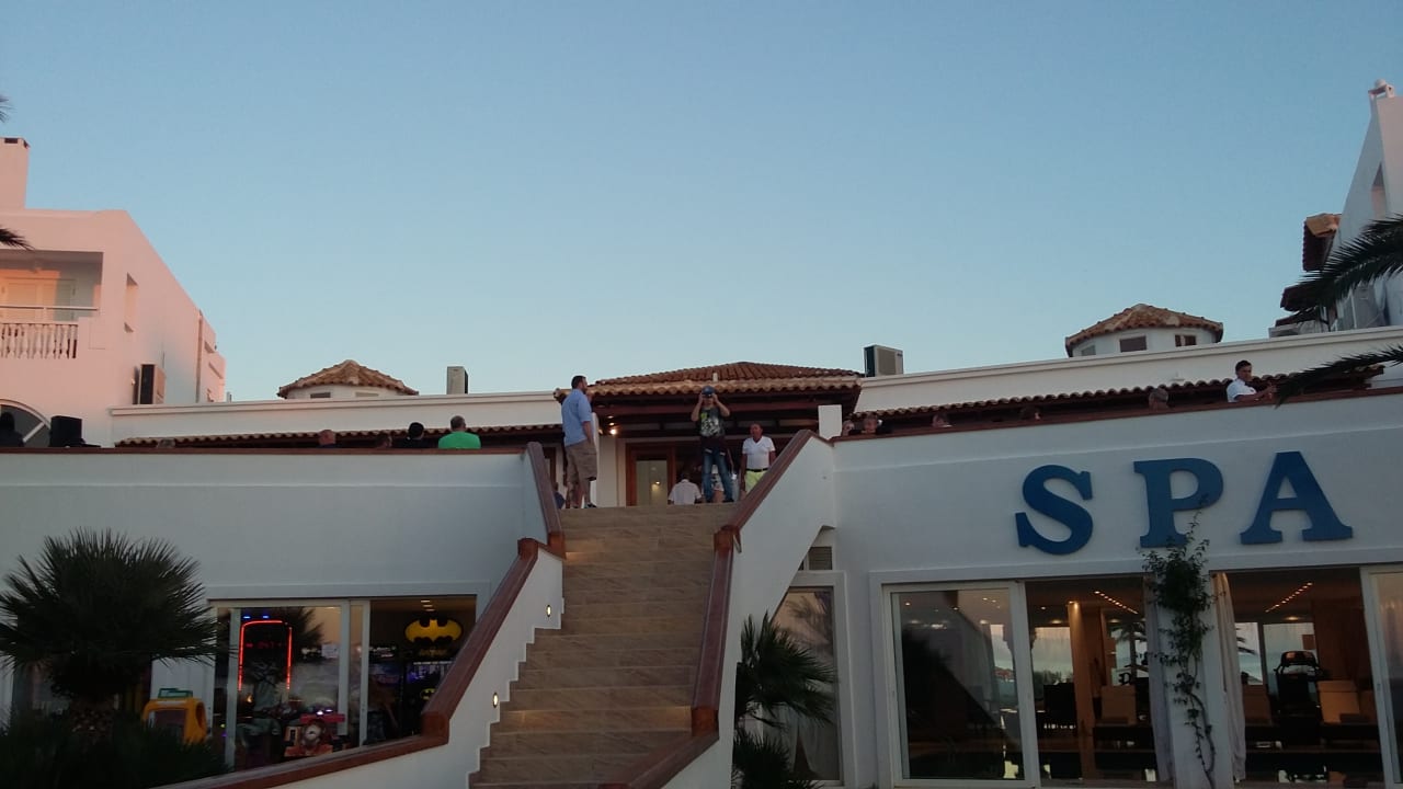 Sonstiges Mitsis Rinela