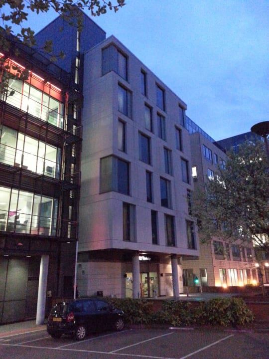 Hotel von aussen Travelodge London Ealing