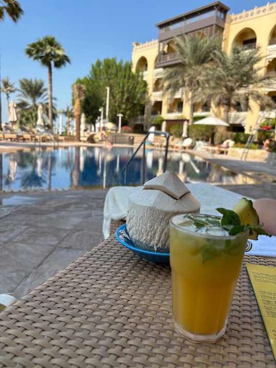 Pool Shangri-La Hotel Qaryat Al Beri