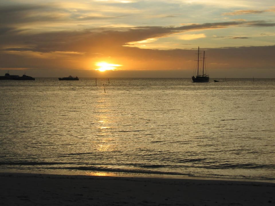Sonnenuntergang Meeru Maldives Resort Island