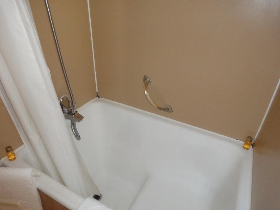 Dusche J5 Hotels Helvetie Montreux