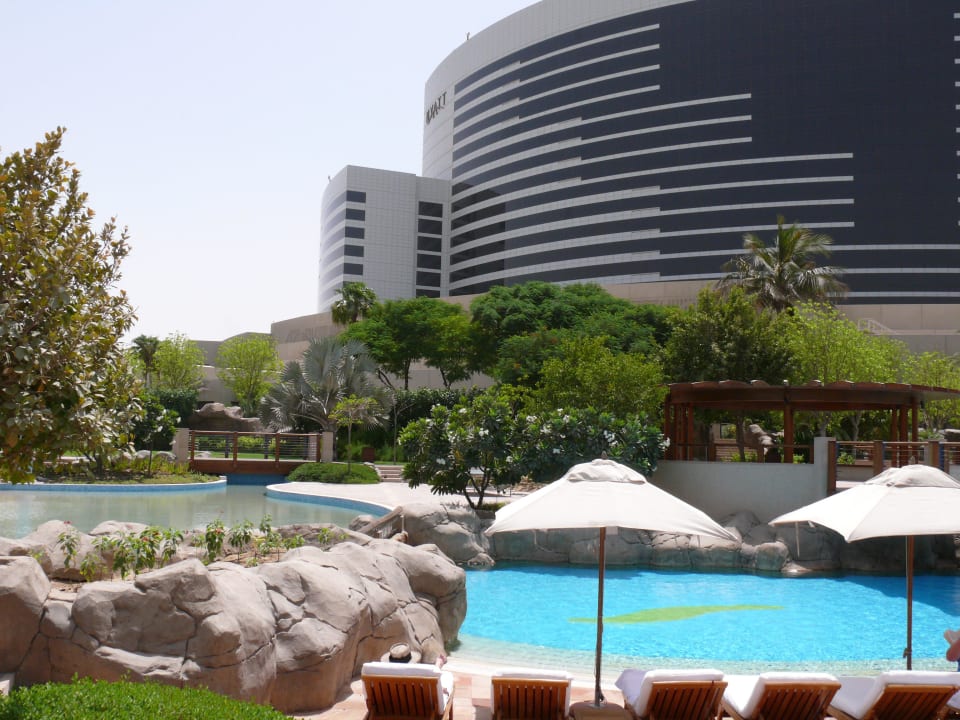 Blick von der Gartenlandschaft Grand Hyatt Dubai