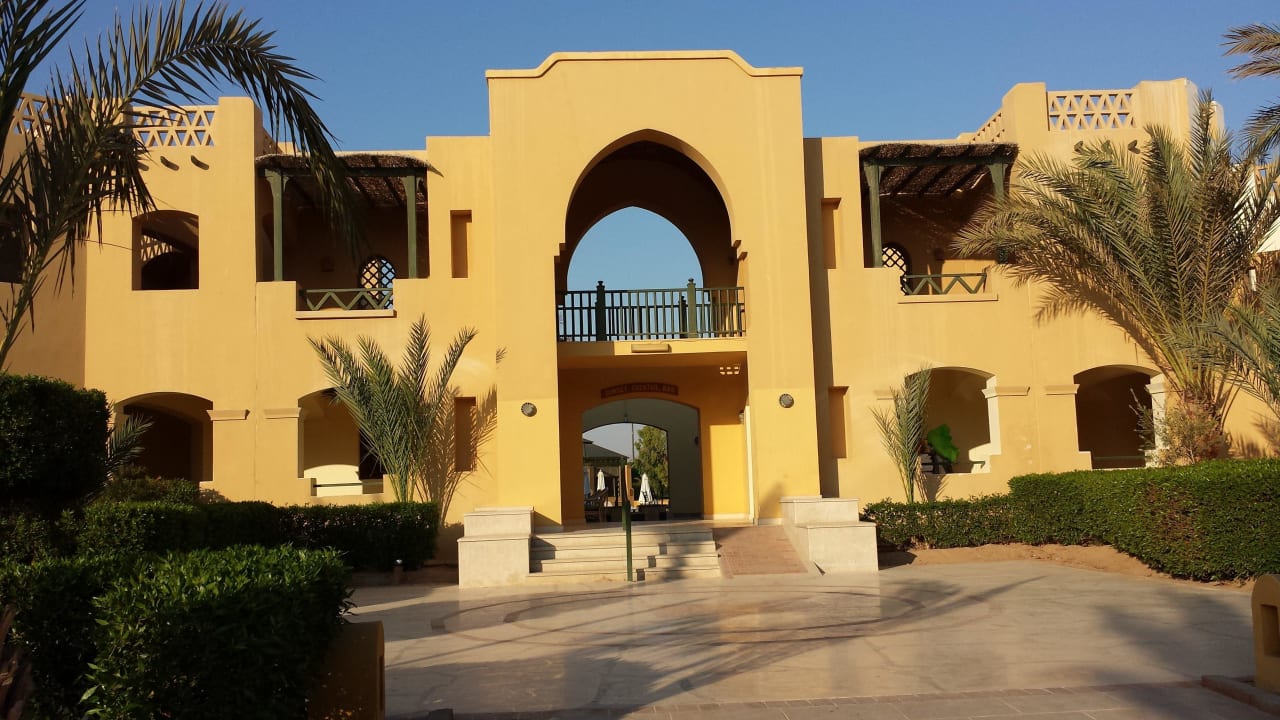 Eingang zur Lobby Three Corners Rihana Resort Deluxe