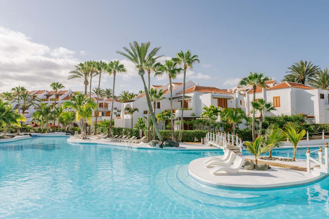 Pool Parque Santiago III Official