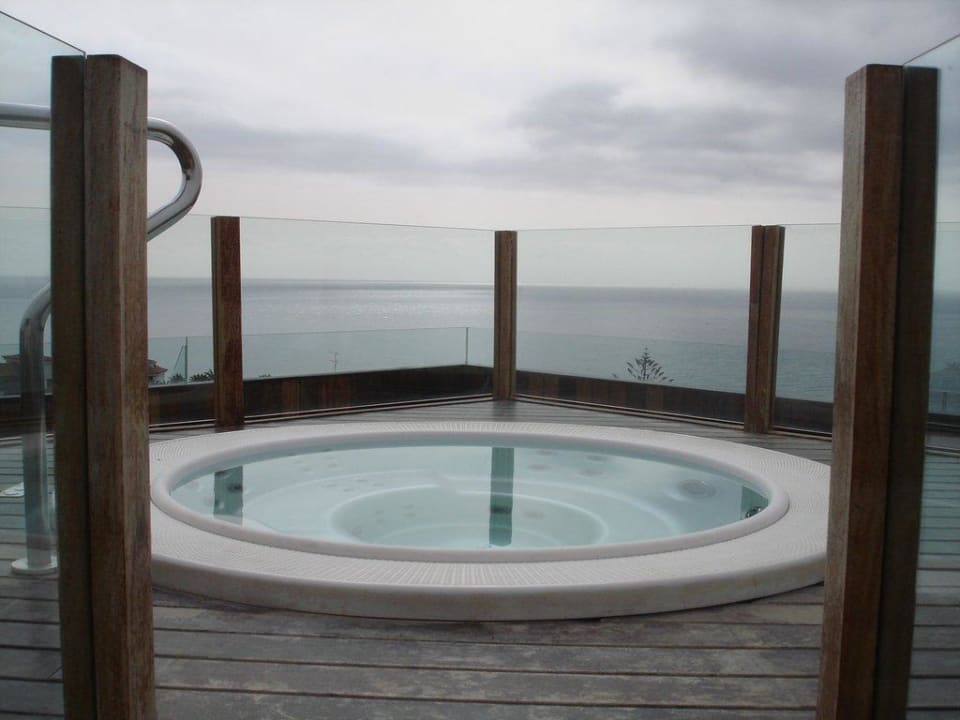 Whirlpool auf der Dachterrasse Bull Escorial & Spa