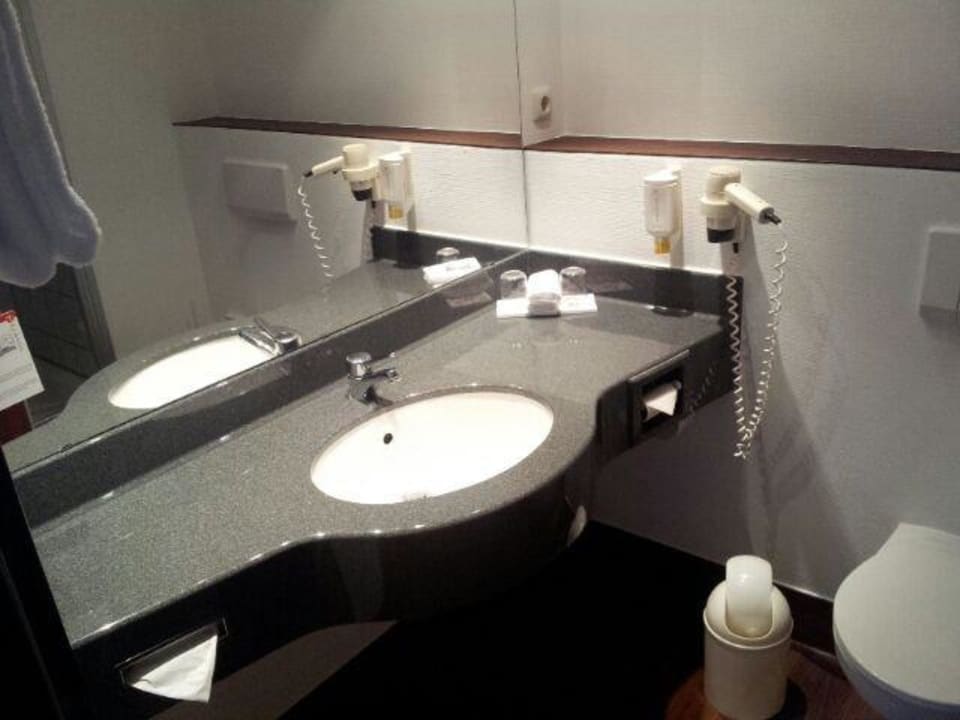 Bad, Waschbecken H+ Hotel Hannover