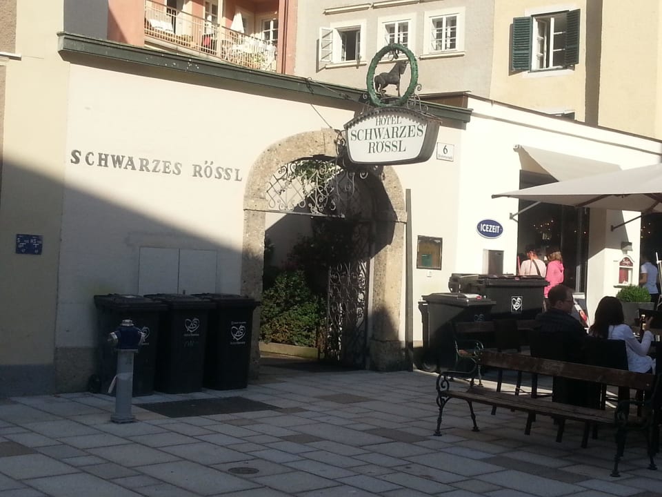 Eingang Aussen Hotel Schwarzes Rössl
