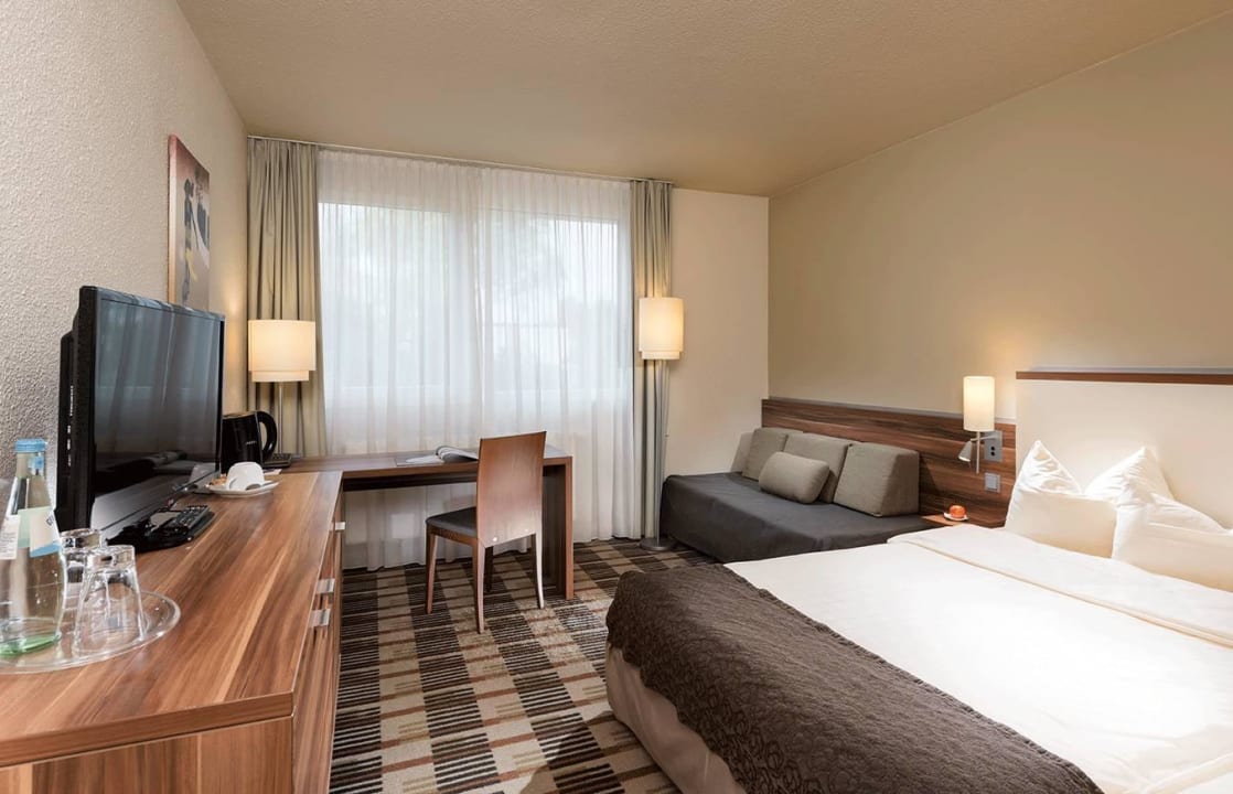 Standard Zimmer Mercure Hotel Saarbrücken Süd