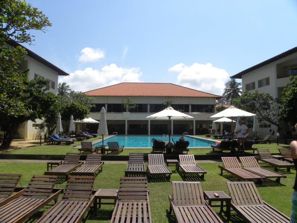 Pool und Resaurant Mermaid Hotel & Club