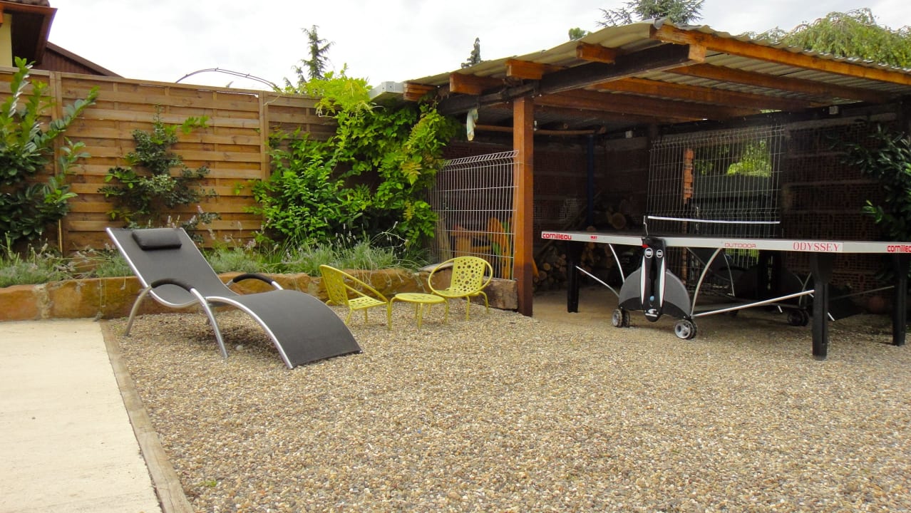 Jardin avec chaise-longue, ping pong, barbecue Gite Citybreak Selestat Alsace 67