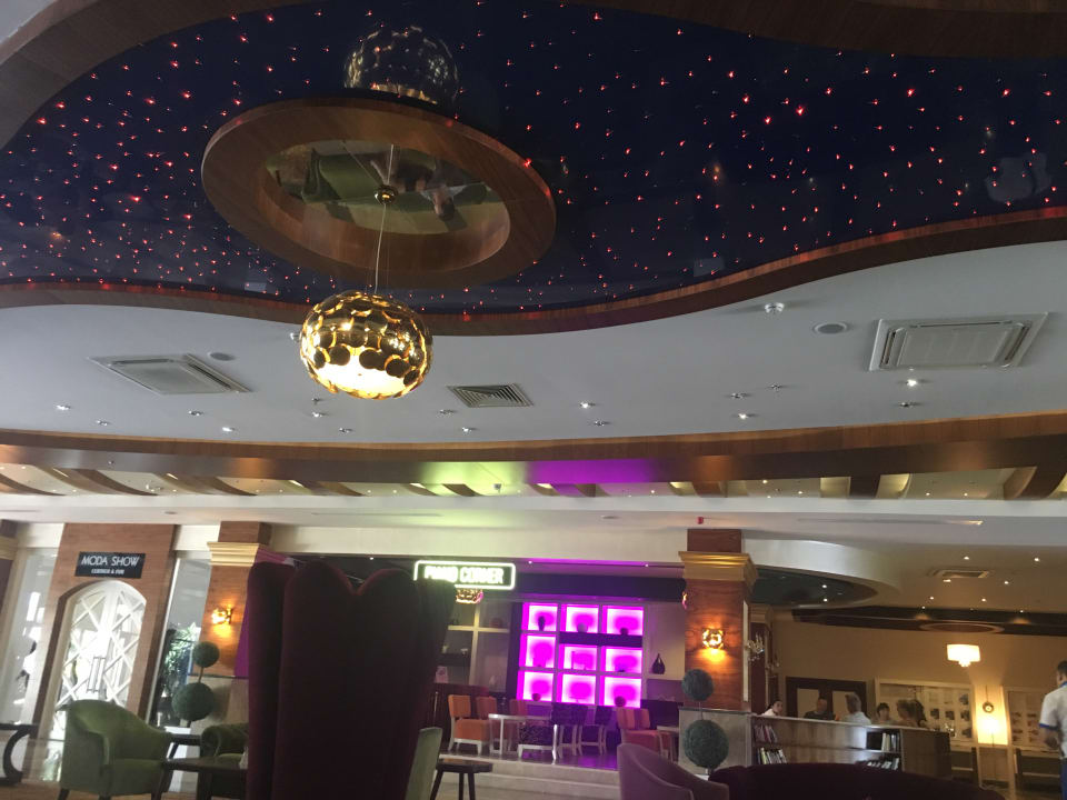 Lobby Dizalya Palm Garden