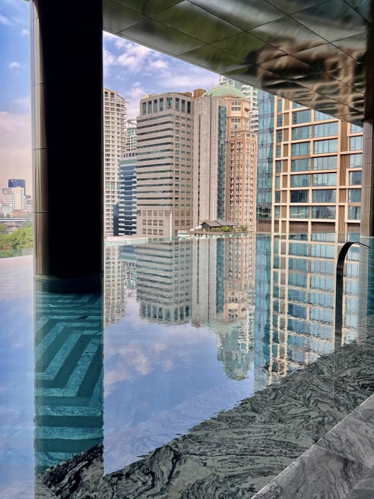 Pool Sindhorn Kempinski Hotel Bangkok