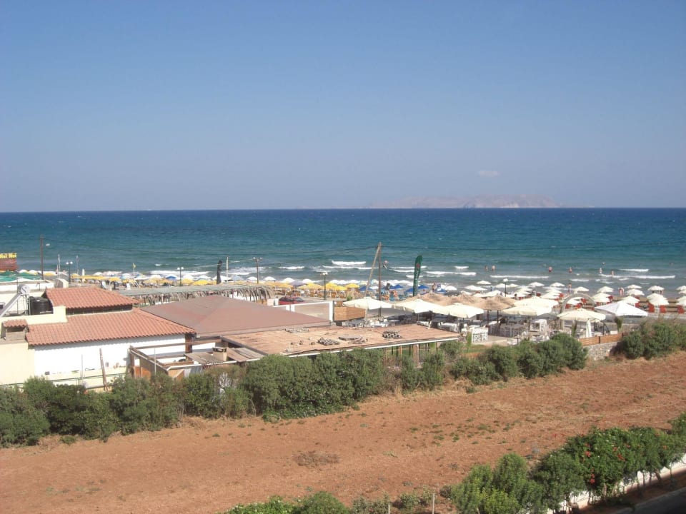 Blick vom Balkon auf das Meer Astir Beach