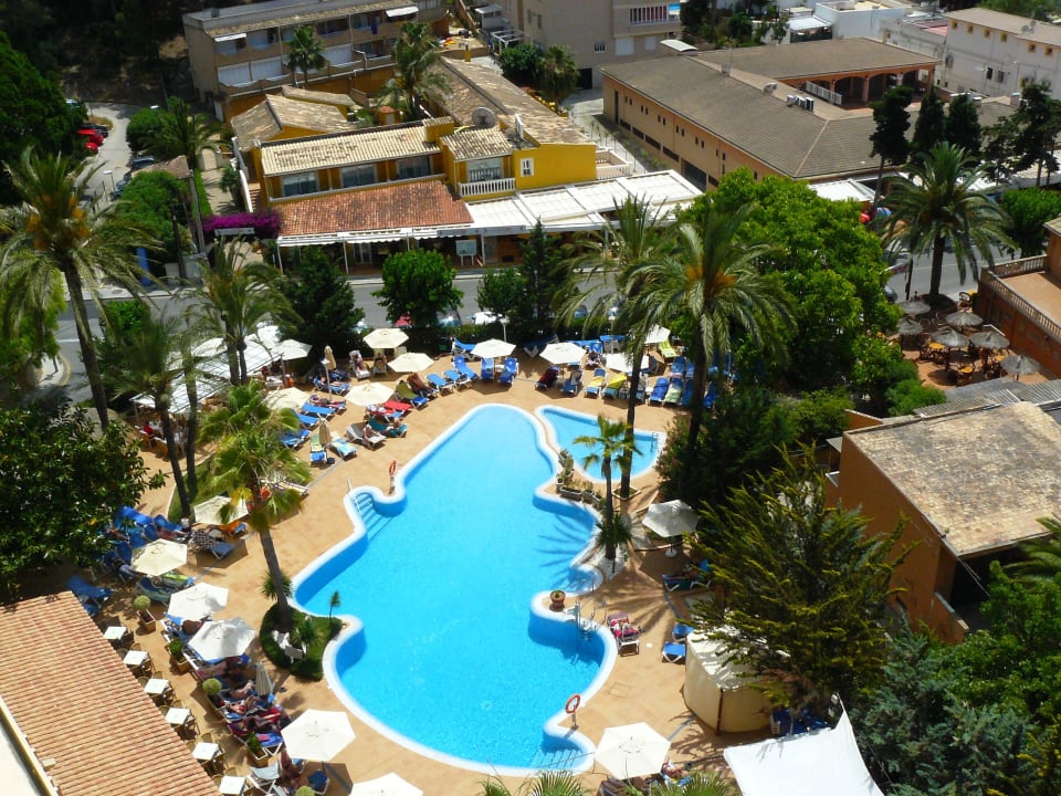 Blick vom Balkon auf den Pool Valentin Reina Paguera