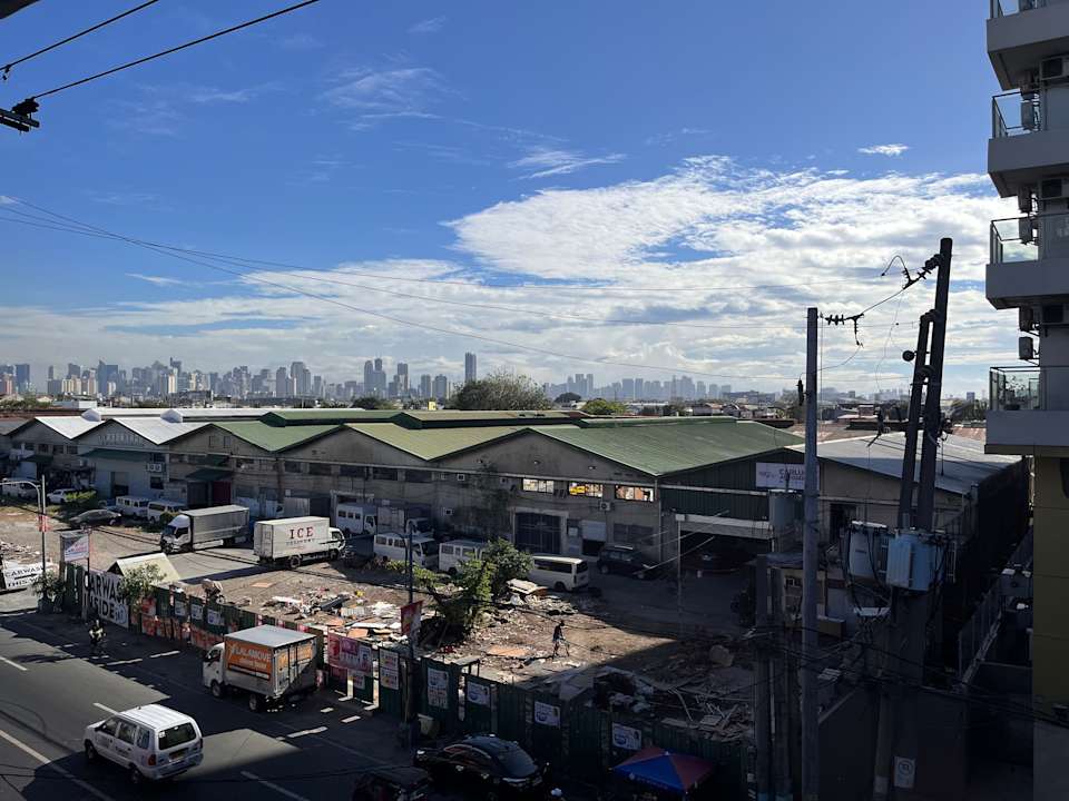 Ausblick Nichols Airport Hotel by ZEN Rooms