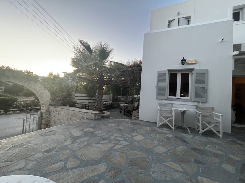 Außenansicht Hotel Manos