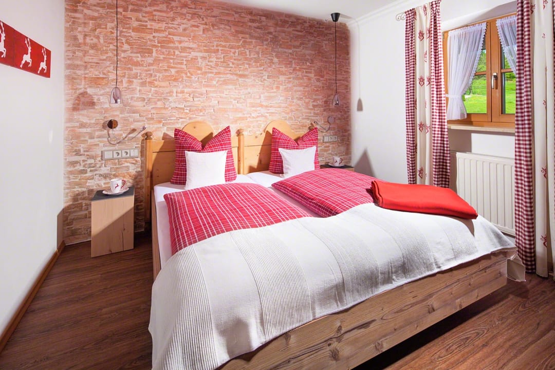 Zimmer Gästehaus und FeWo Egglerlehen