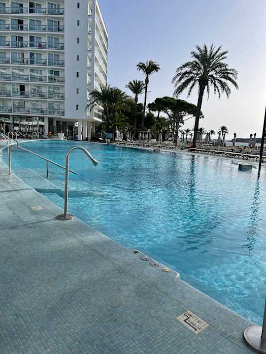 Pool The Ibiza Twiins