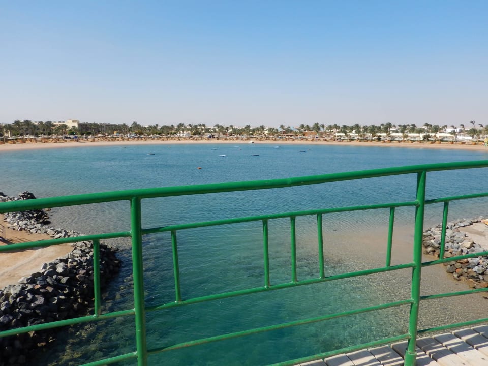 Blick auf die große Lagune Desert Rose