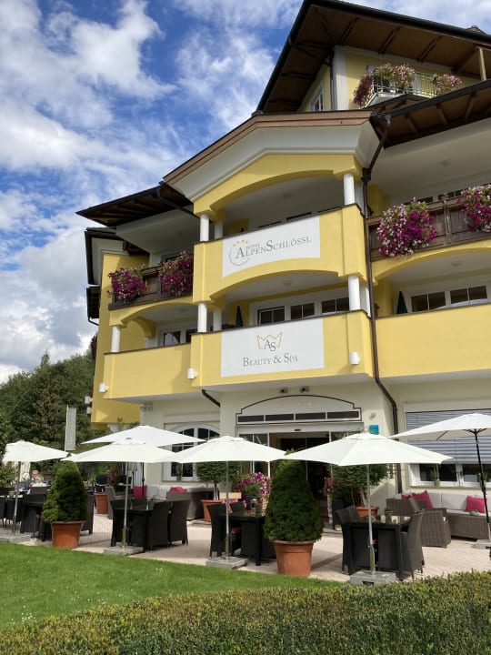 Außenansicht Hotel AlpenSchlössl