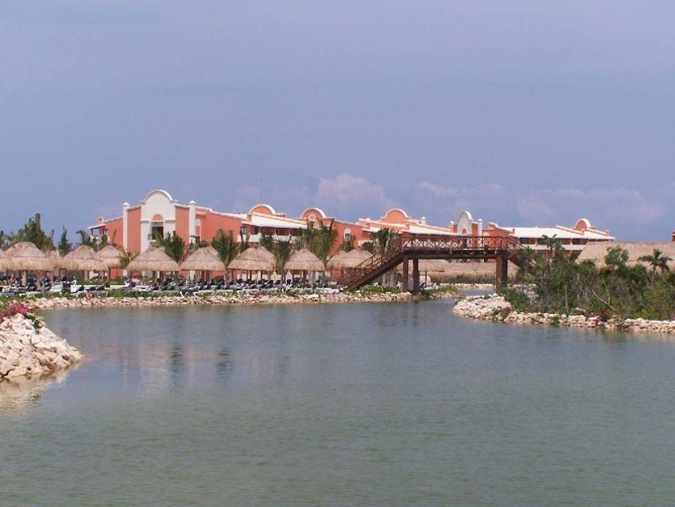 Wasserwege rund um die Pool-Landschaft Grand Palladium Select White Sand Resort & Spa