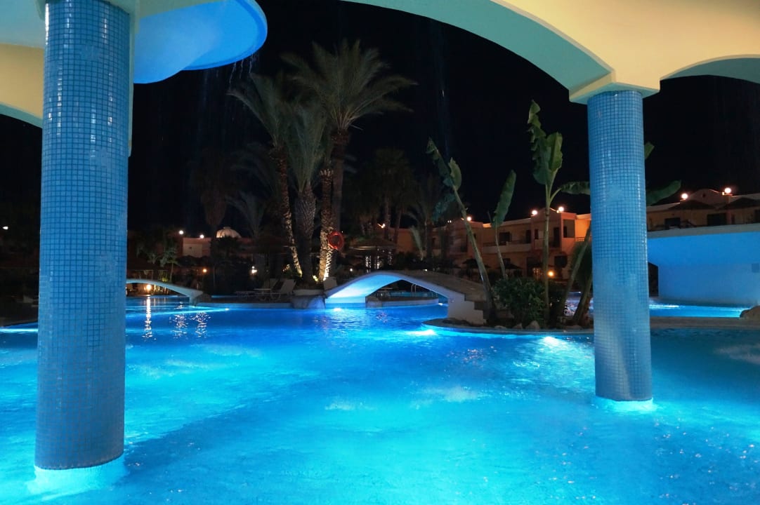 Pool am Abend Atrium Palace Thalasso Spa Resort & Villas