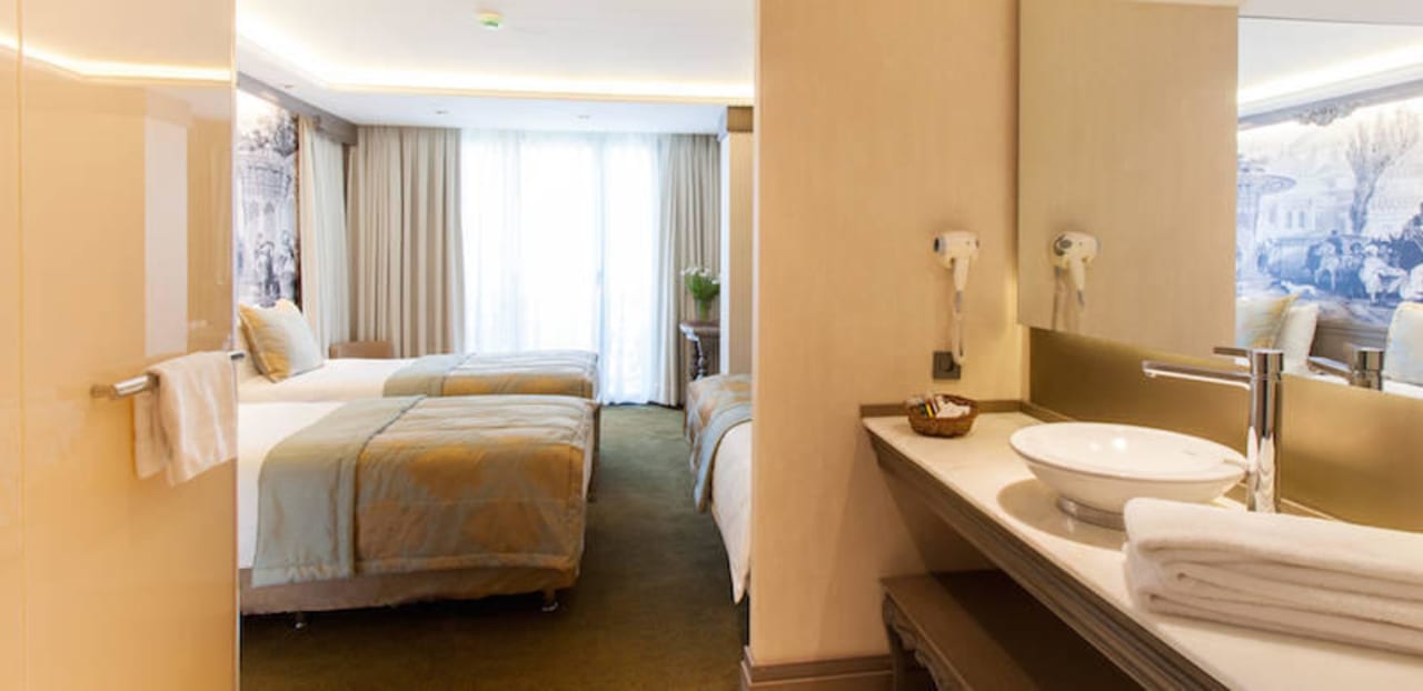 Triple Rooms Pierre Loti Hotel