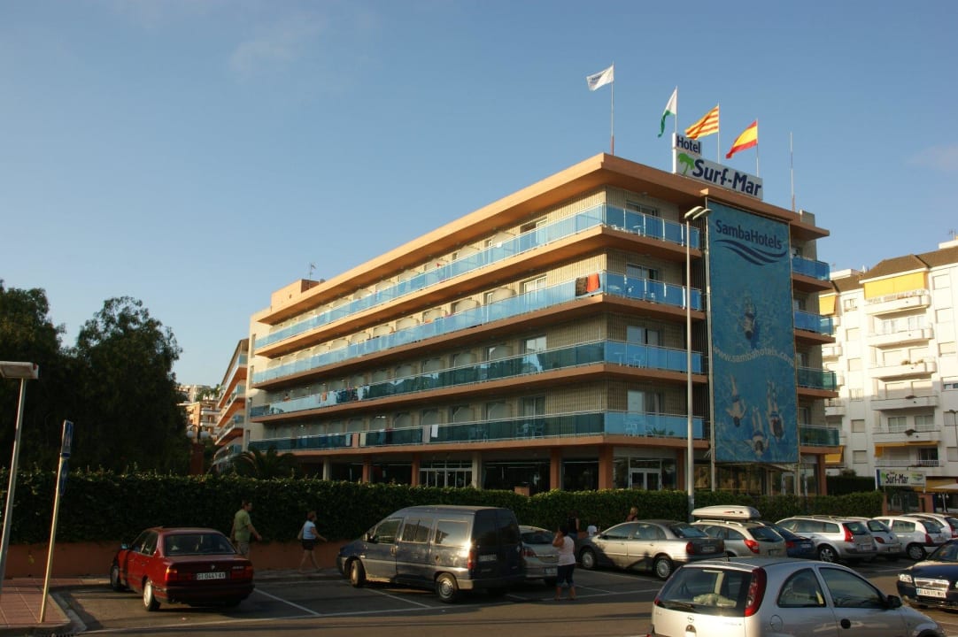Widok od ulicy przy plaży Hotel Surf Mar