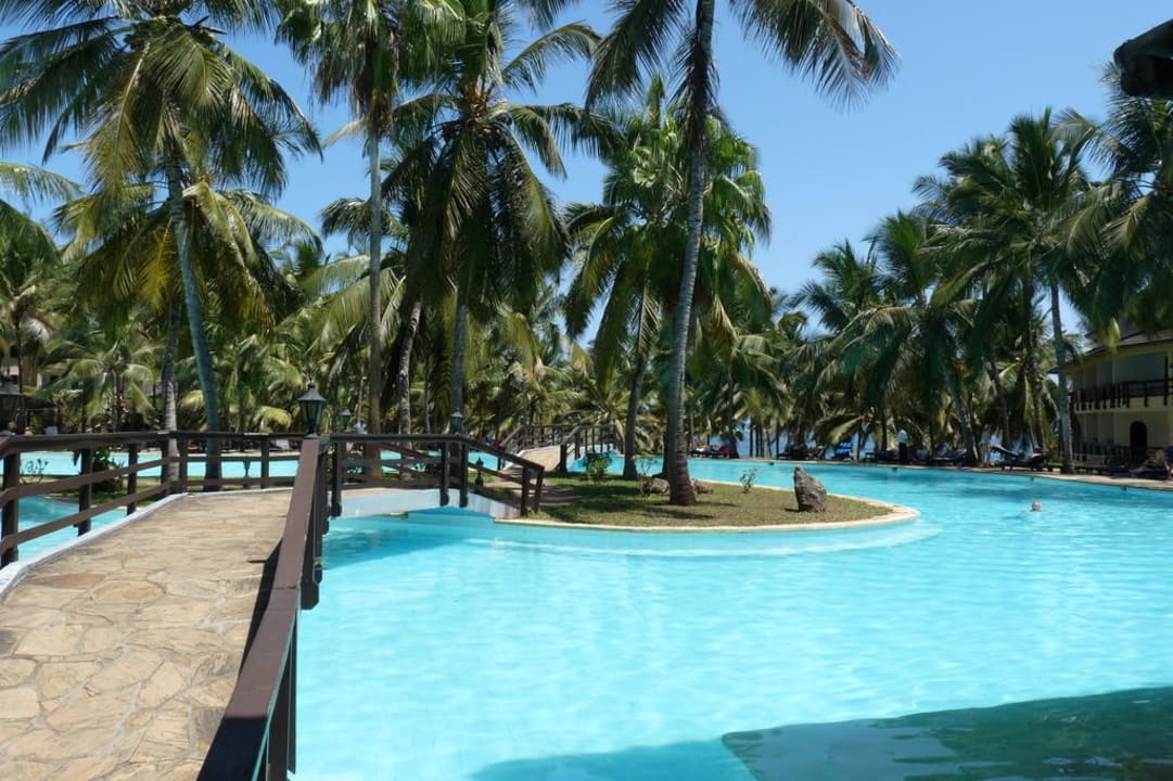 Pool und Meer PrideInn Flamingo Beach Resort & Spa