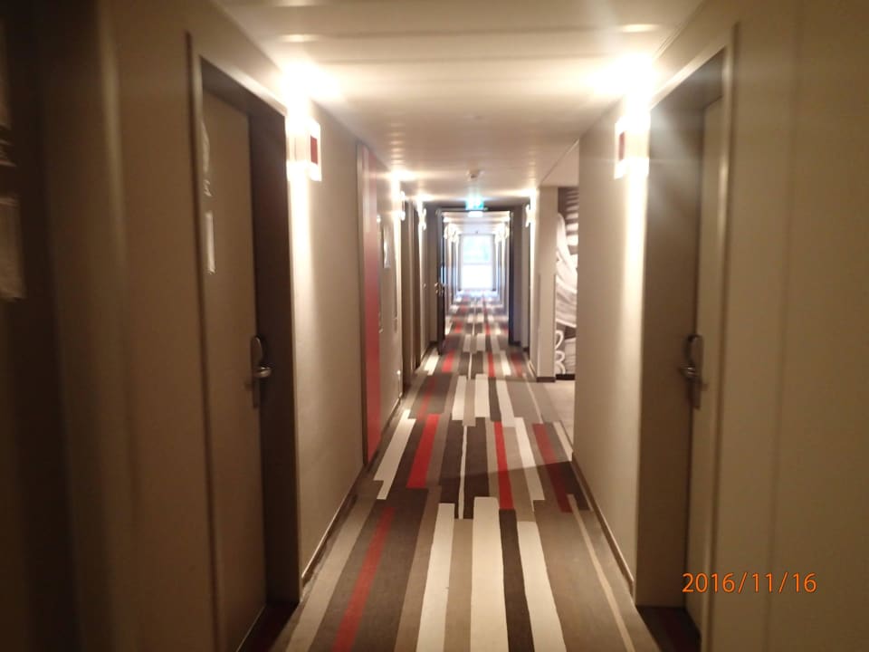 Hotelflur Ibis München Airport Süd