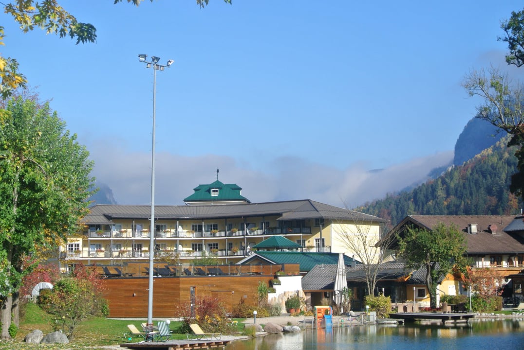 Hotel von der Rückseite POST Family Resort