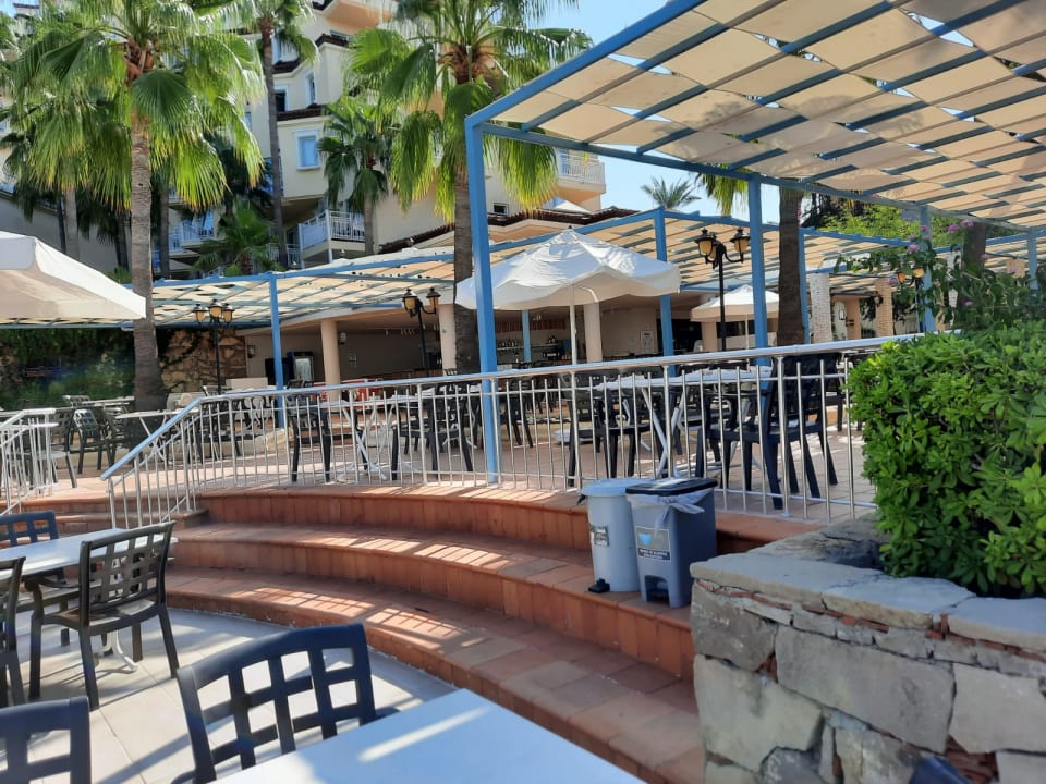 Gastro Iz Flower Side Beach Hotel