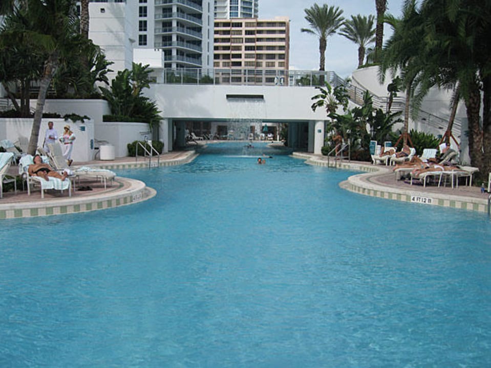 Pool Diplomat Resort & Spa Hollywood, Curio Collection by Hilton