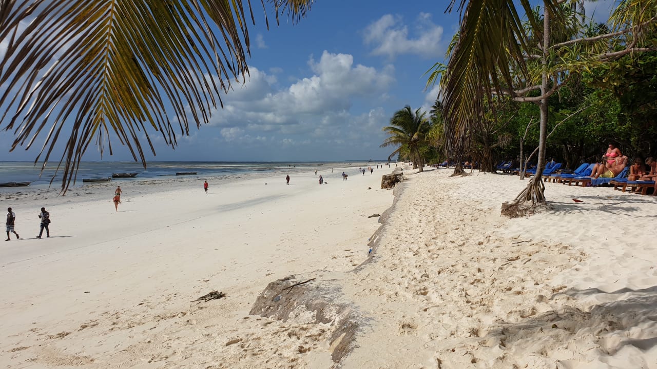 Strand Neptune Pwani Beach Resort & Spa