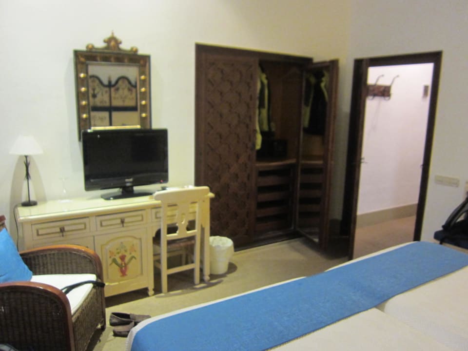 Erdgeschoßzimmer, dunkel u. klein Hotel Del Cardenal